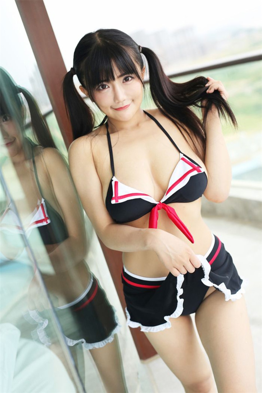 童颜巨乳美少女阿乖Kiddo别墅百变制服大胆人体艺术写真图片(第29页)