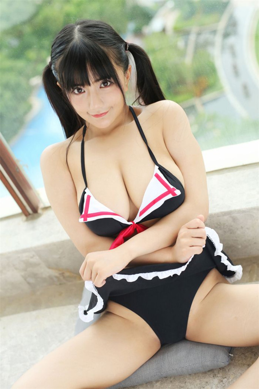 童颜巨乳美少女阿乖Kiddo别墅百变制服大胆人体艺术写真图片(第37页)