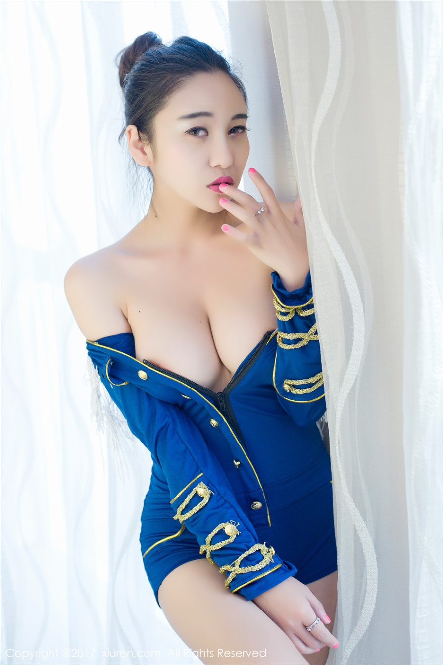 巨乳美女李梓熙空姐制服真空大胆人体艺术照(第9页)