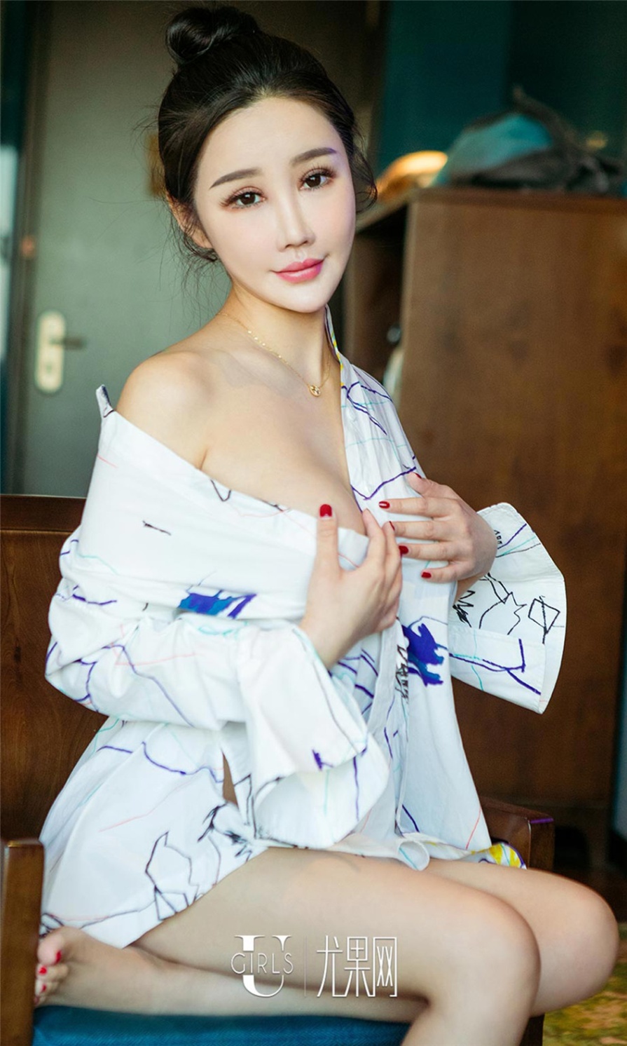 气质美女模特赫连露娜酒店真空和服白嫩巨乳诱惑大胆人体艺术照(第19页)