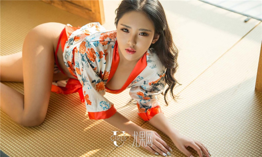骨感美少女Leonie情趣水手服真空大胆人体艺术照(第18页)