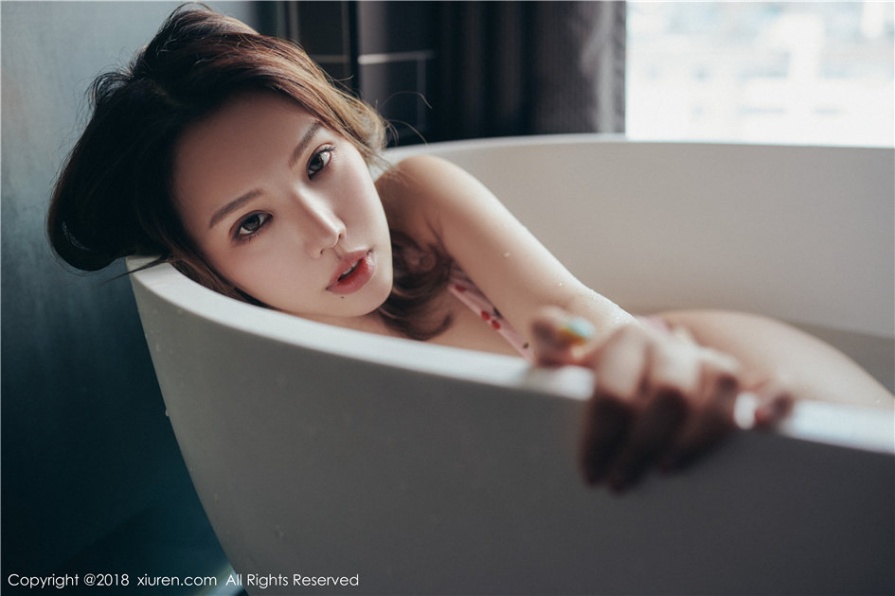 西西人体模特黄楽然透明内衣湿身诱惑写真图片(第23页)