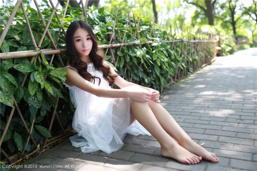 气质美女梓萱Crystal户外性感内衣大胆人体艺术写真图片(第3页)