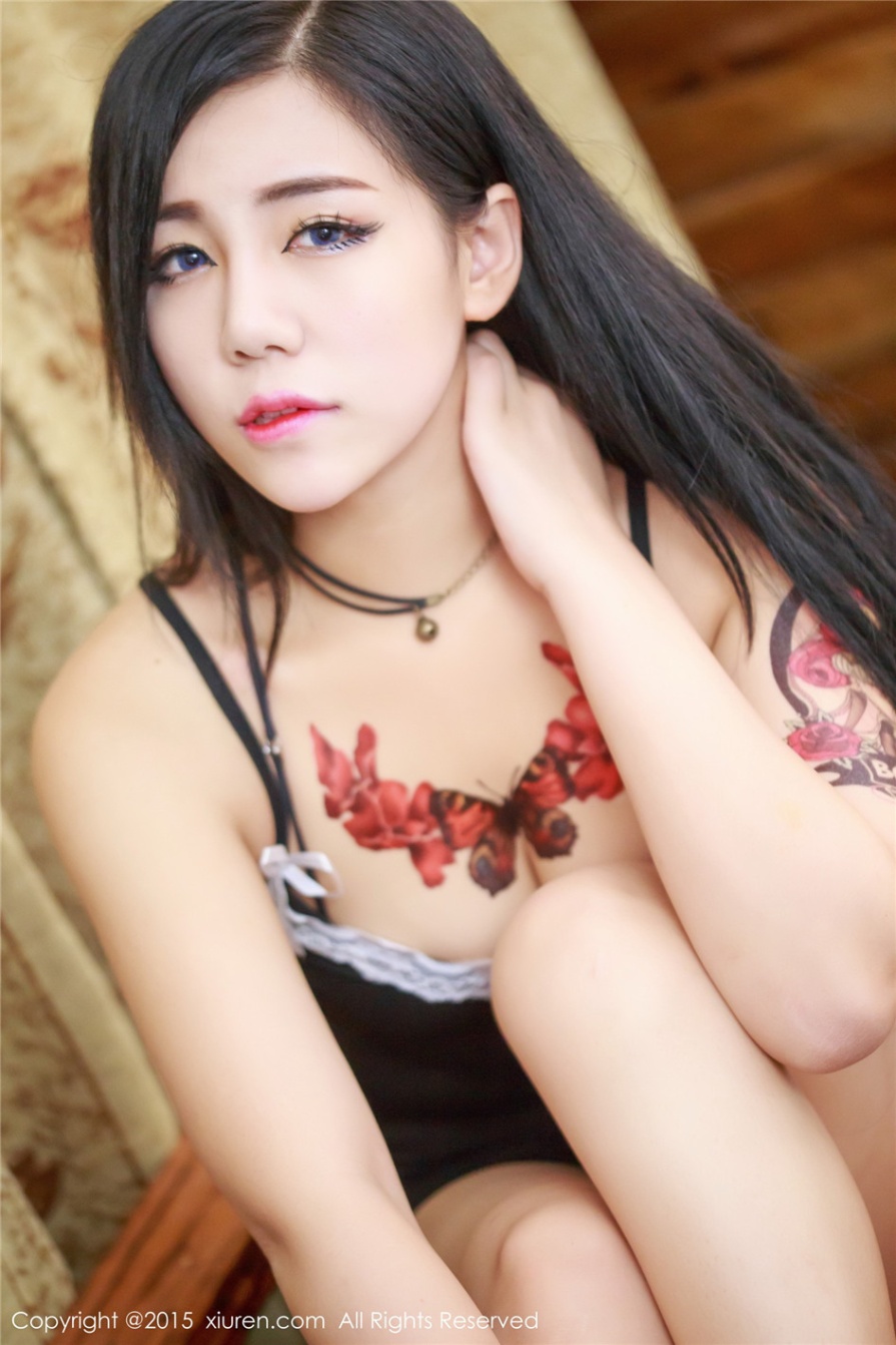 纹身美女模特旭旭床上性感乳沟诱惑写真图片(第34页)