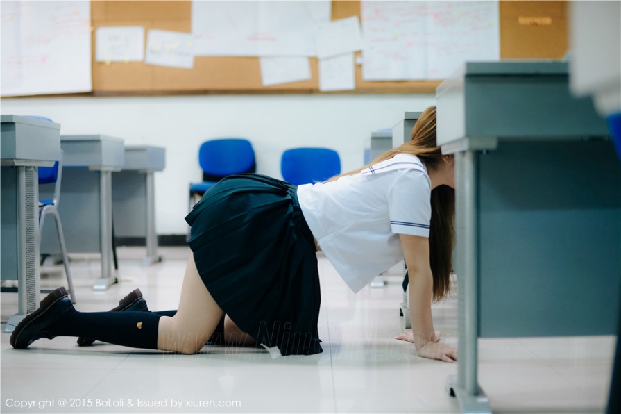 JK制服美女王语纯室内撩裙极品肥臀诱惑人体私拍照片(第58页)