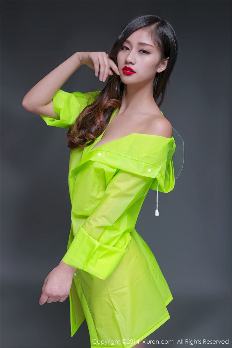 雨衣美女史雨姐姐真空无内巨乳诱惑大胆人体艺术写真照片(第17页)