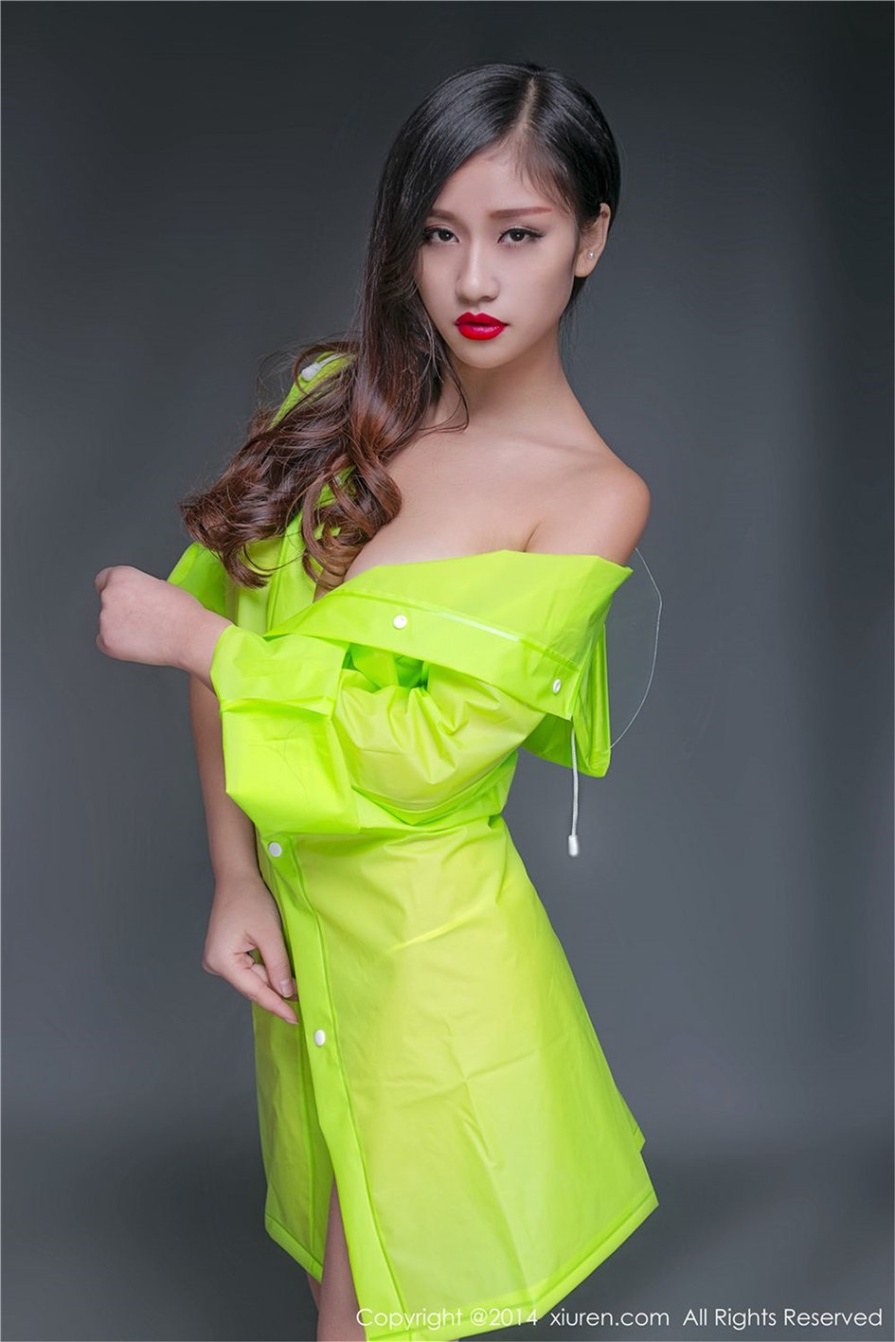 雨衣美女史雨姐姐真空无内巨乳诱惑大胆人体艺术写真照片(第18页)