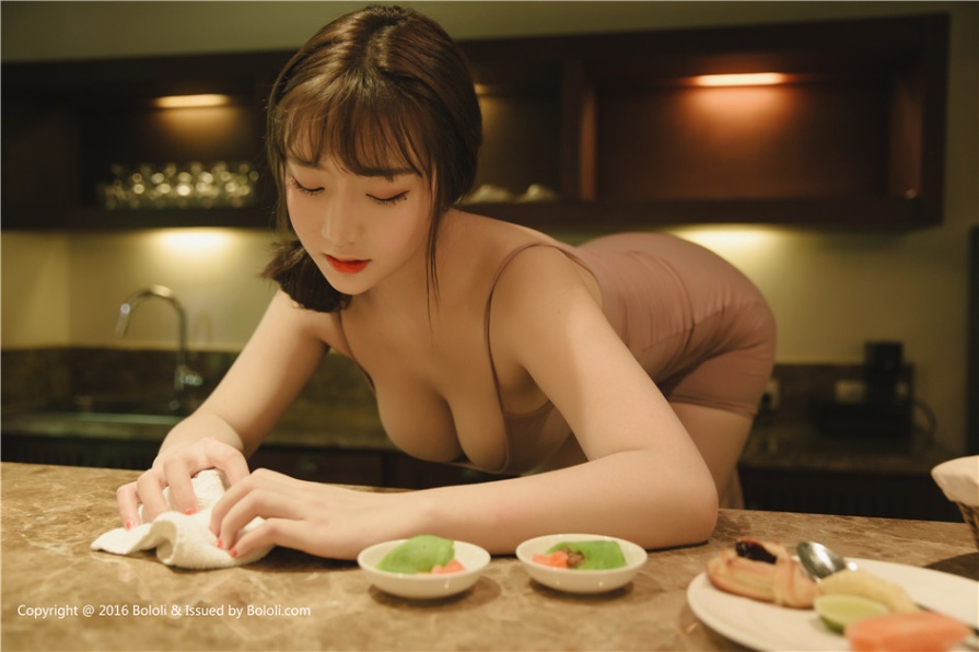 童颜巨乳美女芒果柯柯居家大胆人体艺术写真图片(第29页)