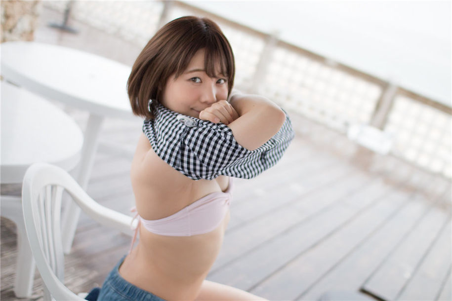 日本美女MANA真奈户外性感内衣人体艺术写真图片(第44页)