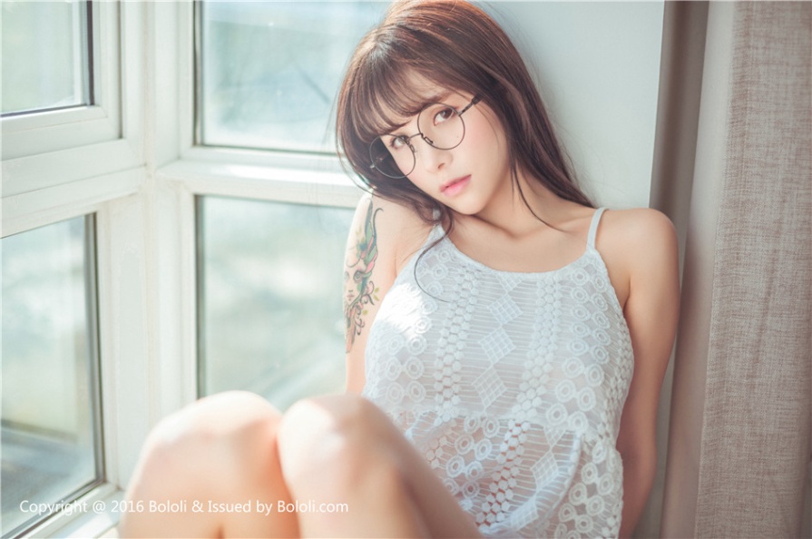 童颜巨乳美女夏美酱透视装真空大胆人体艺术写真图片(第32页)