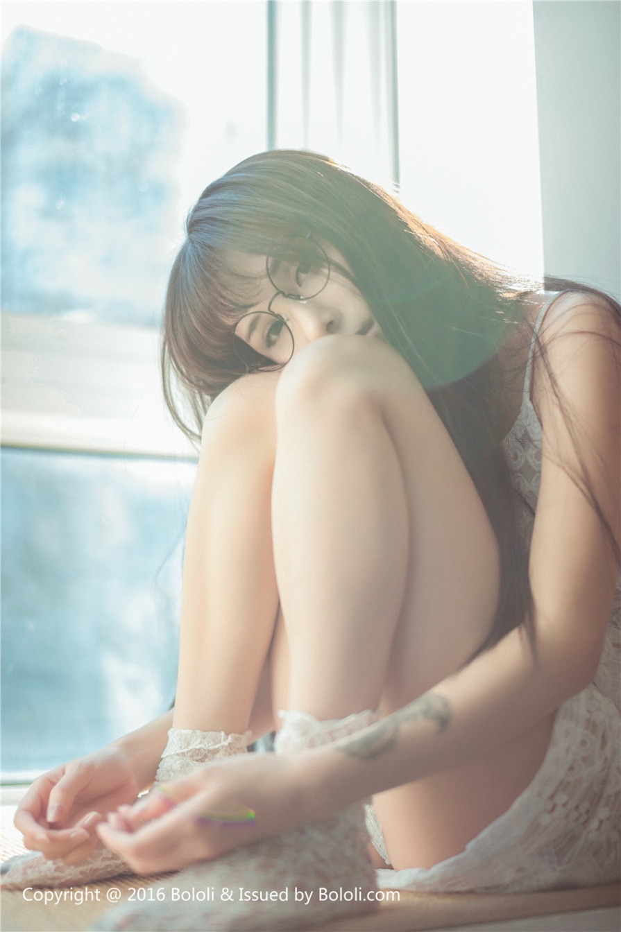 童颜巨乳美女夏美酱透视装真空大胆人体艺术写真图片(第36页)