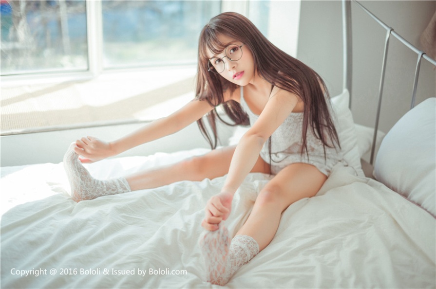 童颜巨乳美女夏美酱透视装真空大胆人体艺术写真图片(第39页)