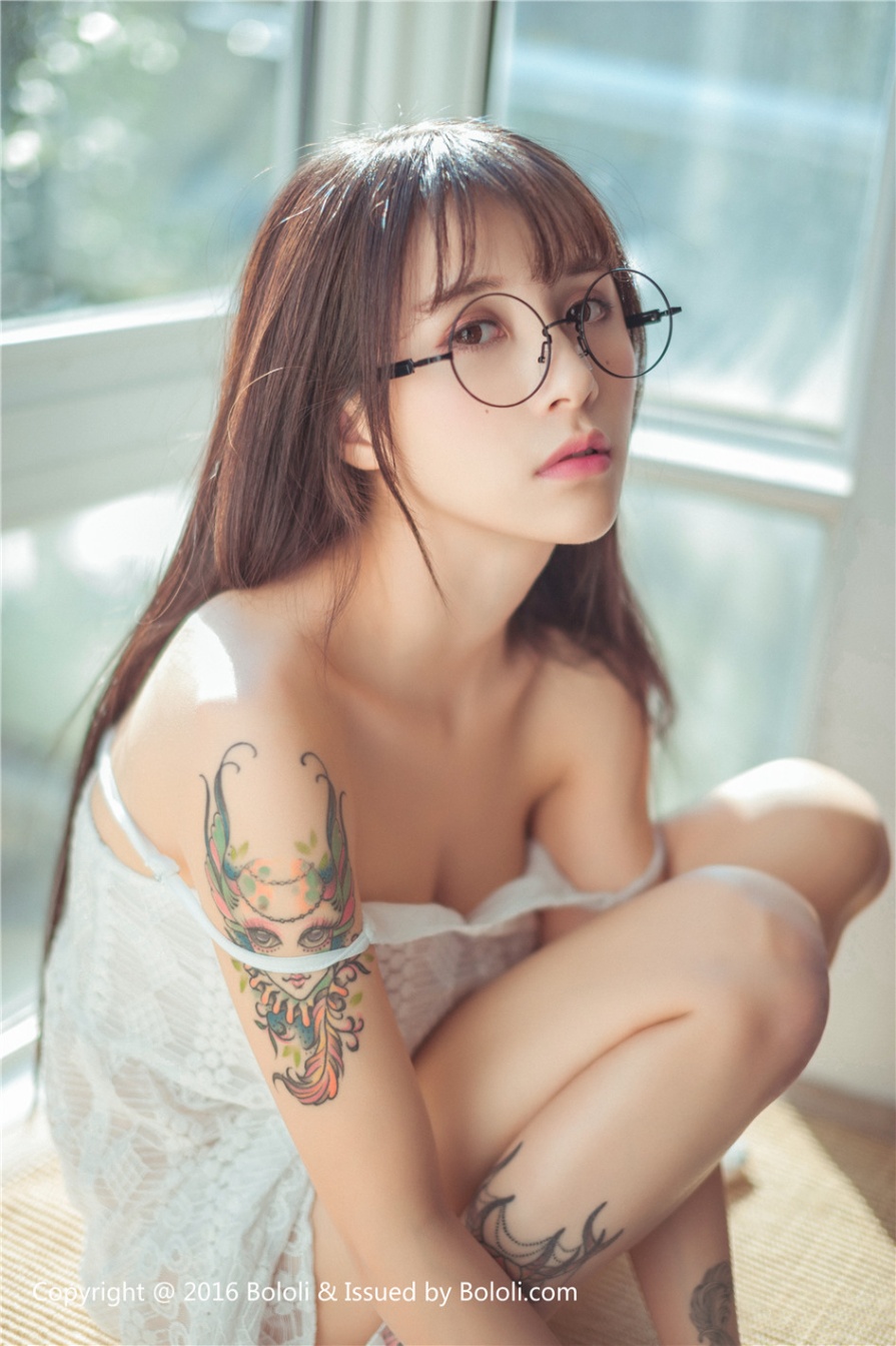 童颜巨乳美女夏美酱透视装真空大胆人体艺术写真图片(第43页)