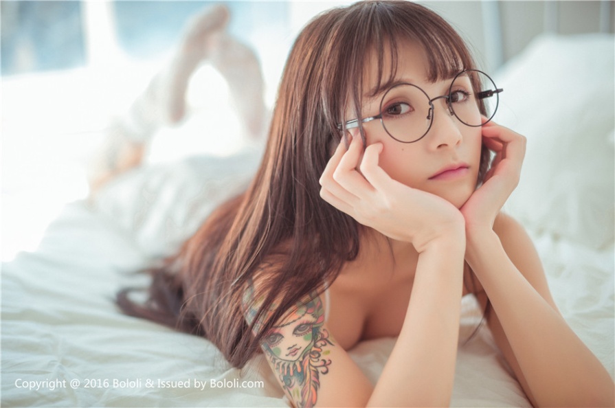 童颜巨乳美女夏美酱透视装真空大胆人体艺术写真图片(第45页)