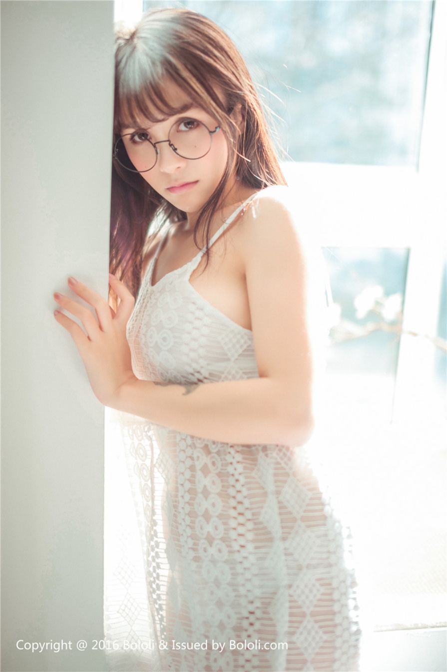童颜巨乳美女夏美酱透视装真空大胆人体艺术写真图片(第48页)
