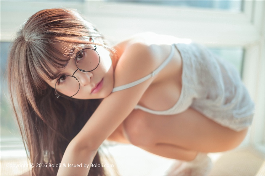 童颜巨乳美女夏美酱透视装真空大胆人体艺术写真图片(第53页)