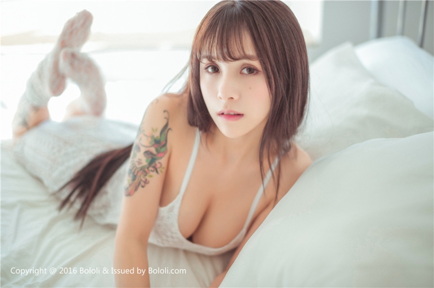 童颜巨乳美女夏美酱透视装真空大胆人体艺术写真图片(第54页)