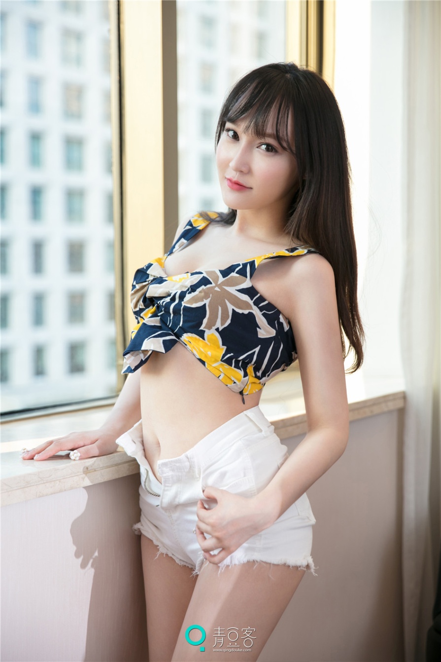 风骚美女吴娇女仆制服雪白翘臀大胆人体艺术写真图片(第41页)