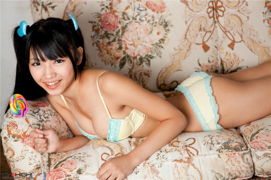 日本萝莉美女永井里菜室内性感内衣人体艺术写真图片(第80页)