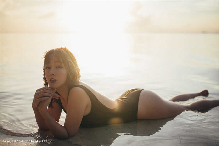 巨乳美女王雨纯户外大胆人体艺术写真图片(第20页)
