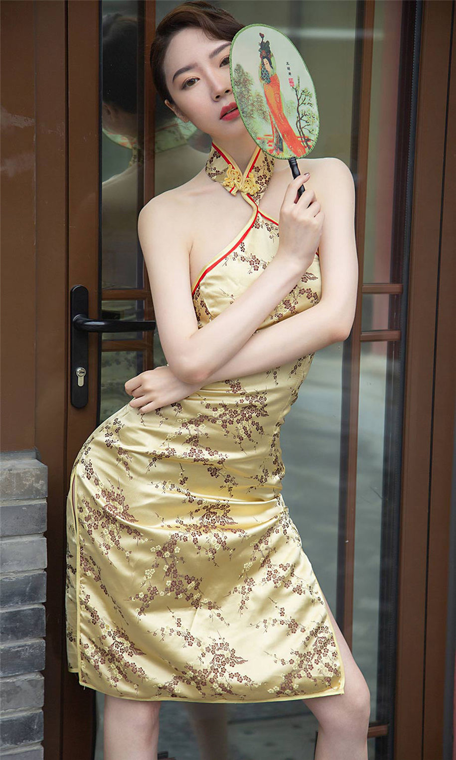ugirls尤果网 冷艳美女梦心玥性感大长腿红色高跟鞋撩人写真图片(第8页)