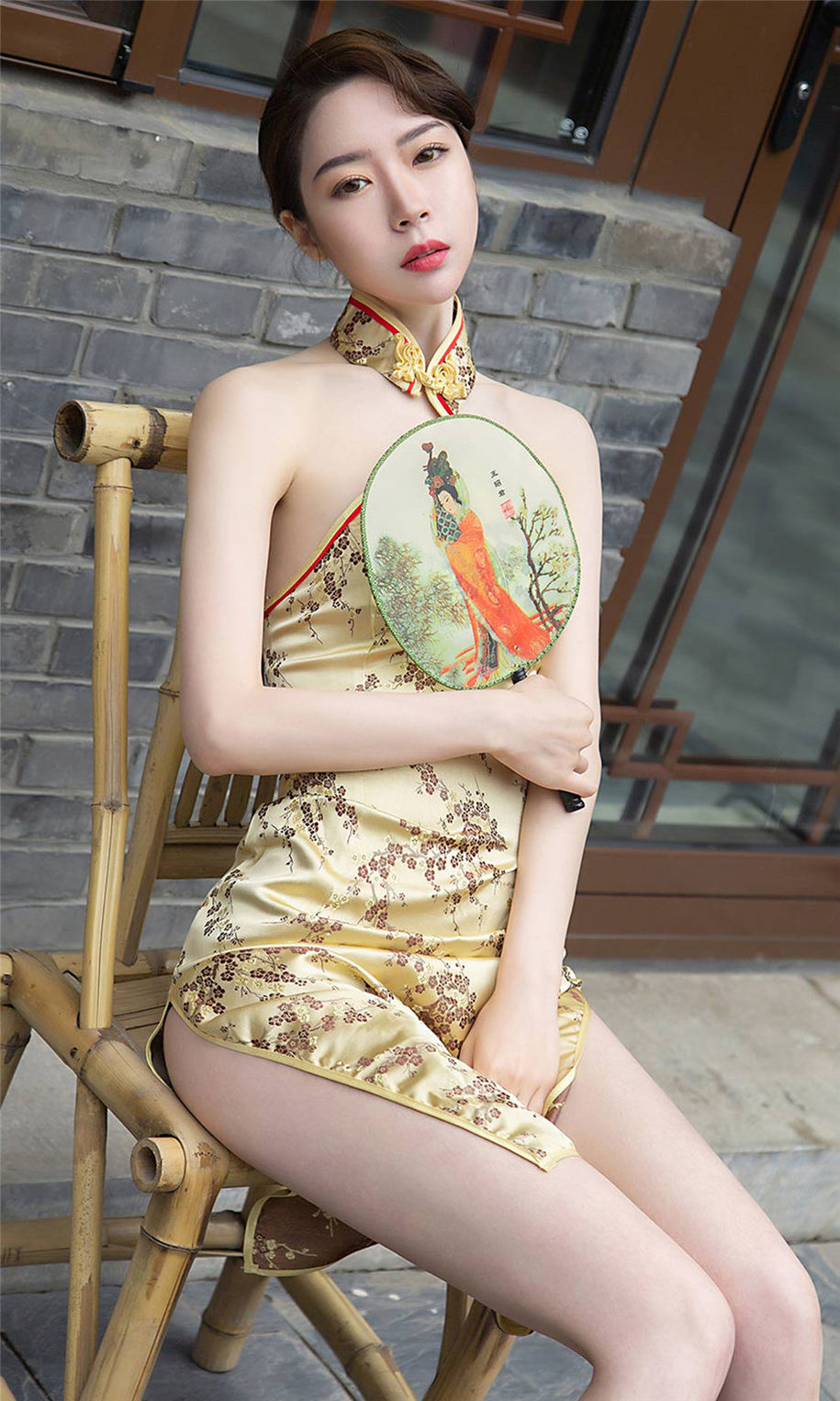 ugirls尤果网 冷艳美女梦心玥性感大长腿红色高跟鞋撩人写真图片(第26页)