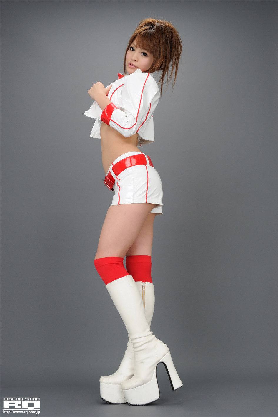 [RQ-STAR]日本赛车皇后春菜めぐみ制服高清摄影NO.01142(第31页)