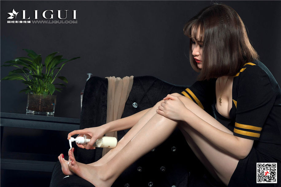丽柜丝袜美女Mary高清玉足写真图片(第30页)