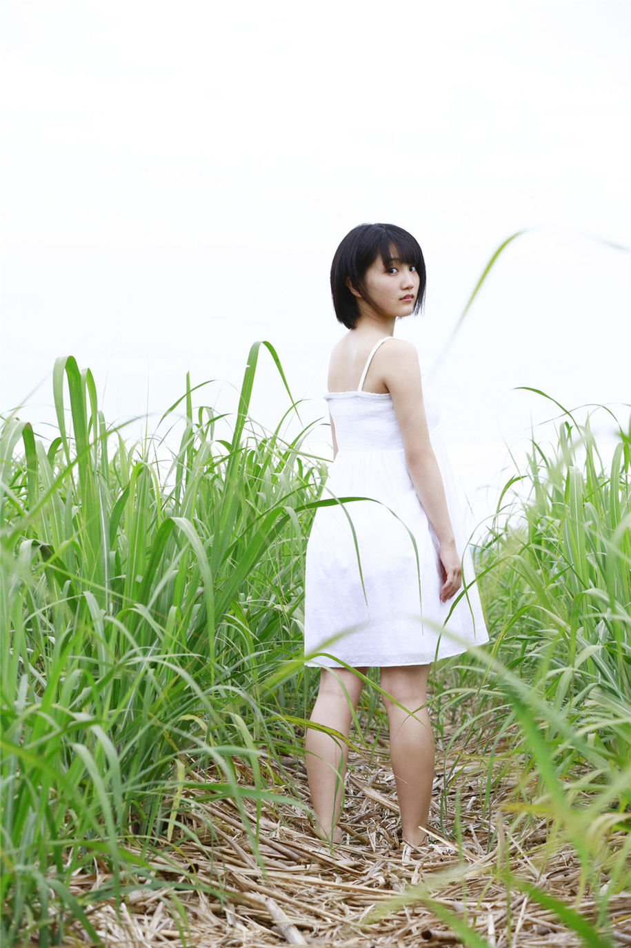 日本短发美女船木結吊带裙写真图片(第6页)