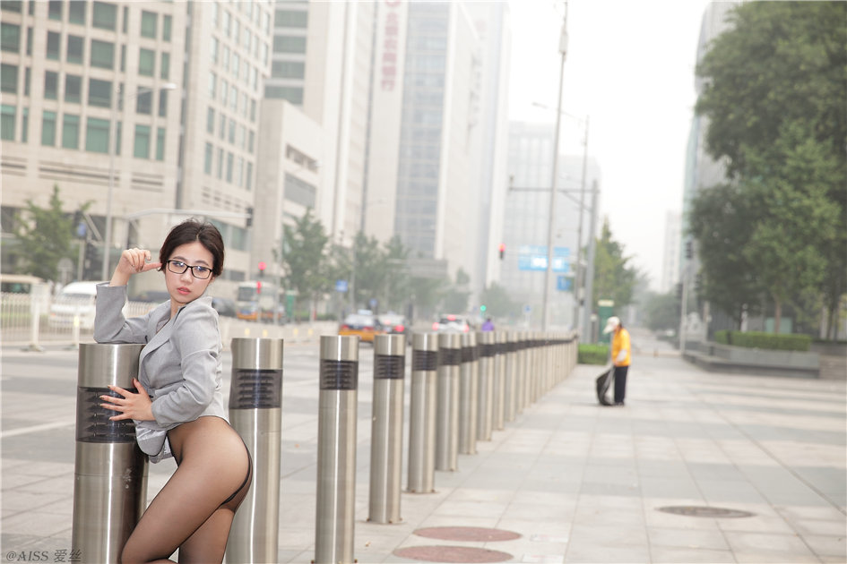 [爱丝]第004期美女套图(第65页)