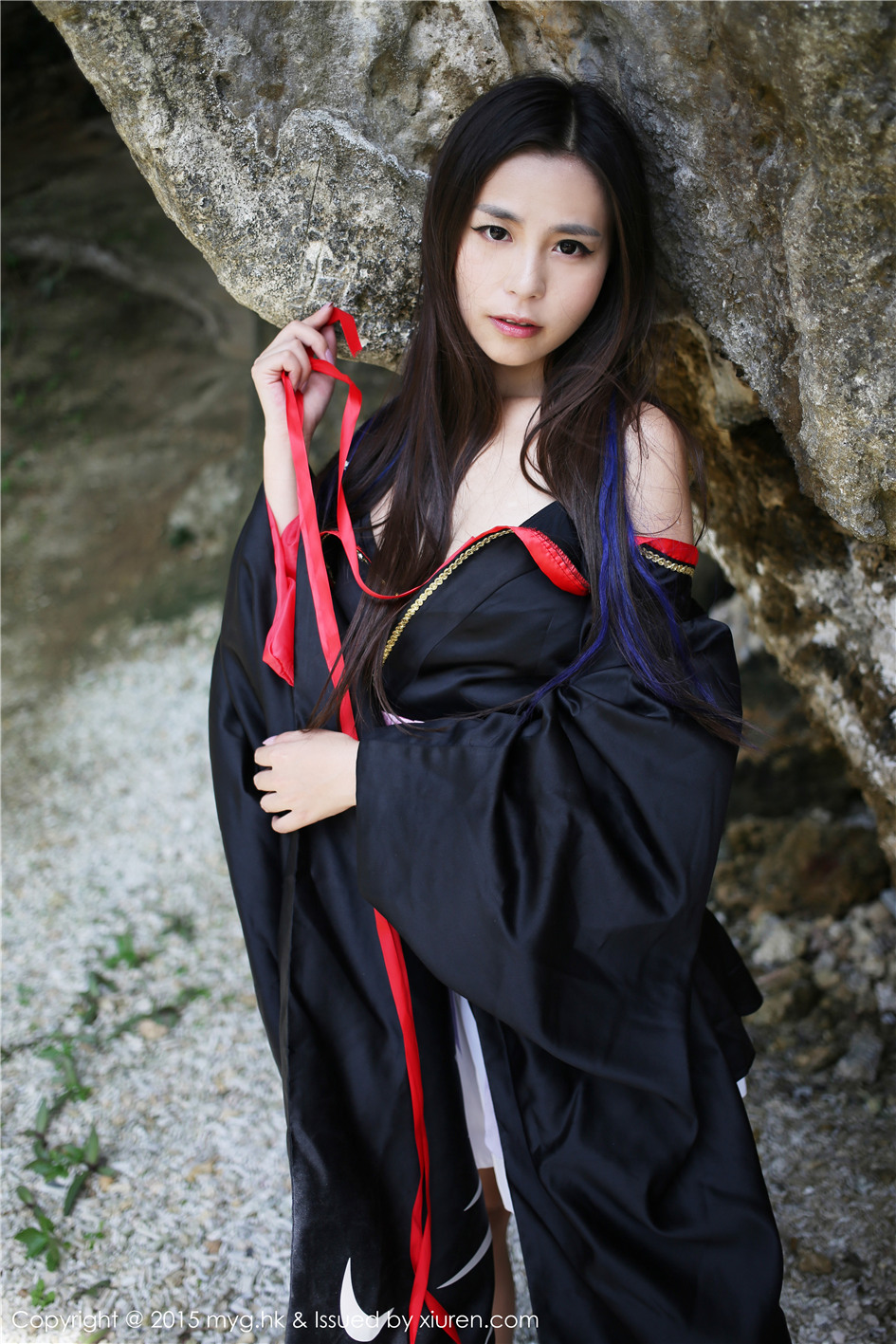 [美媛馆]moa******性感和服海边随性写真图片Vol.182(第16页)