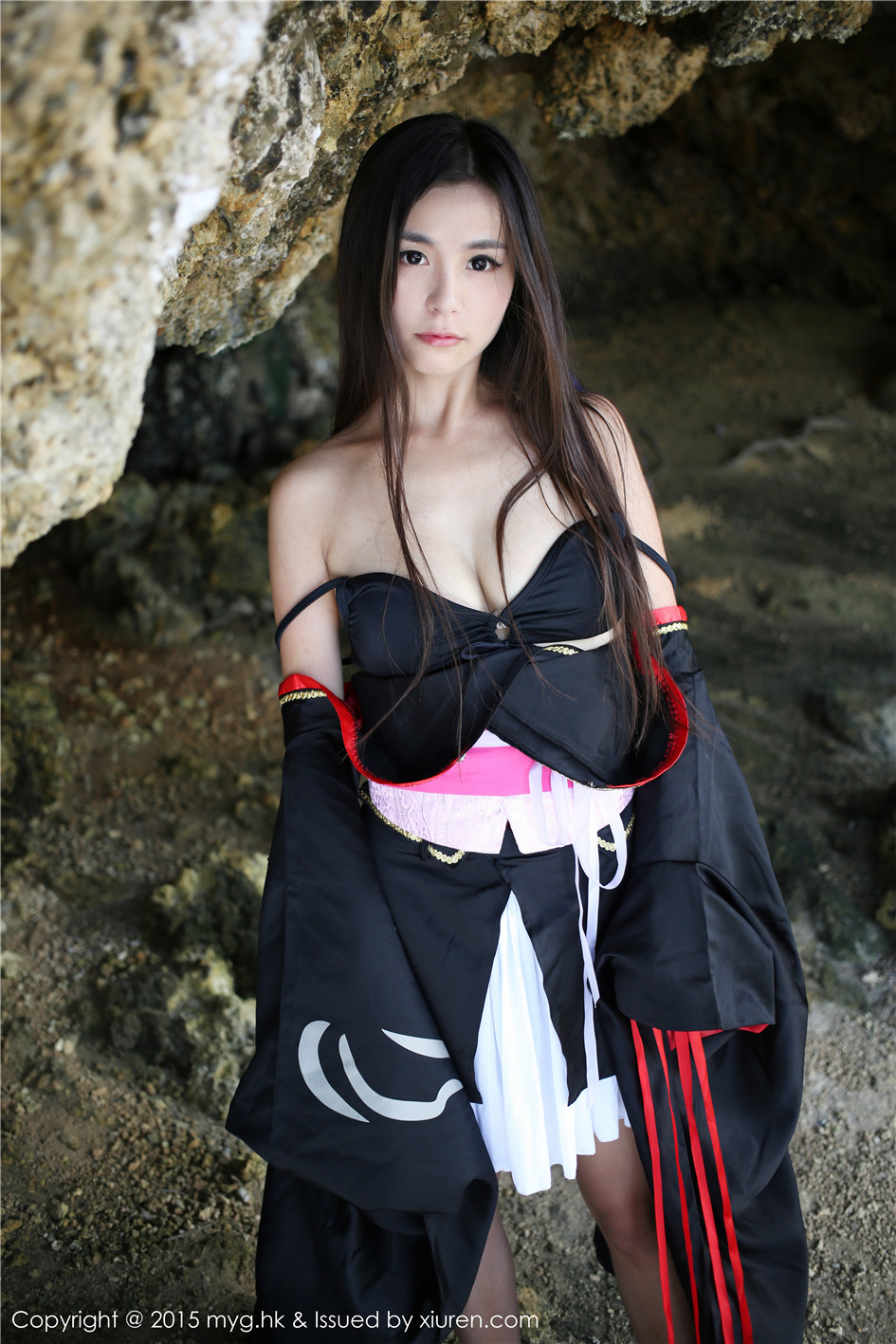 [美媛馆]moa******性感和服海边随性写真图片Vol.182(第25页)