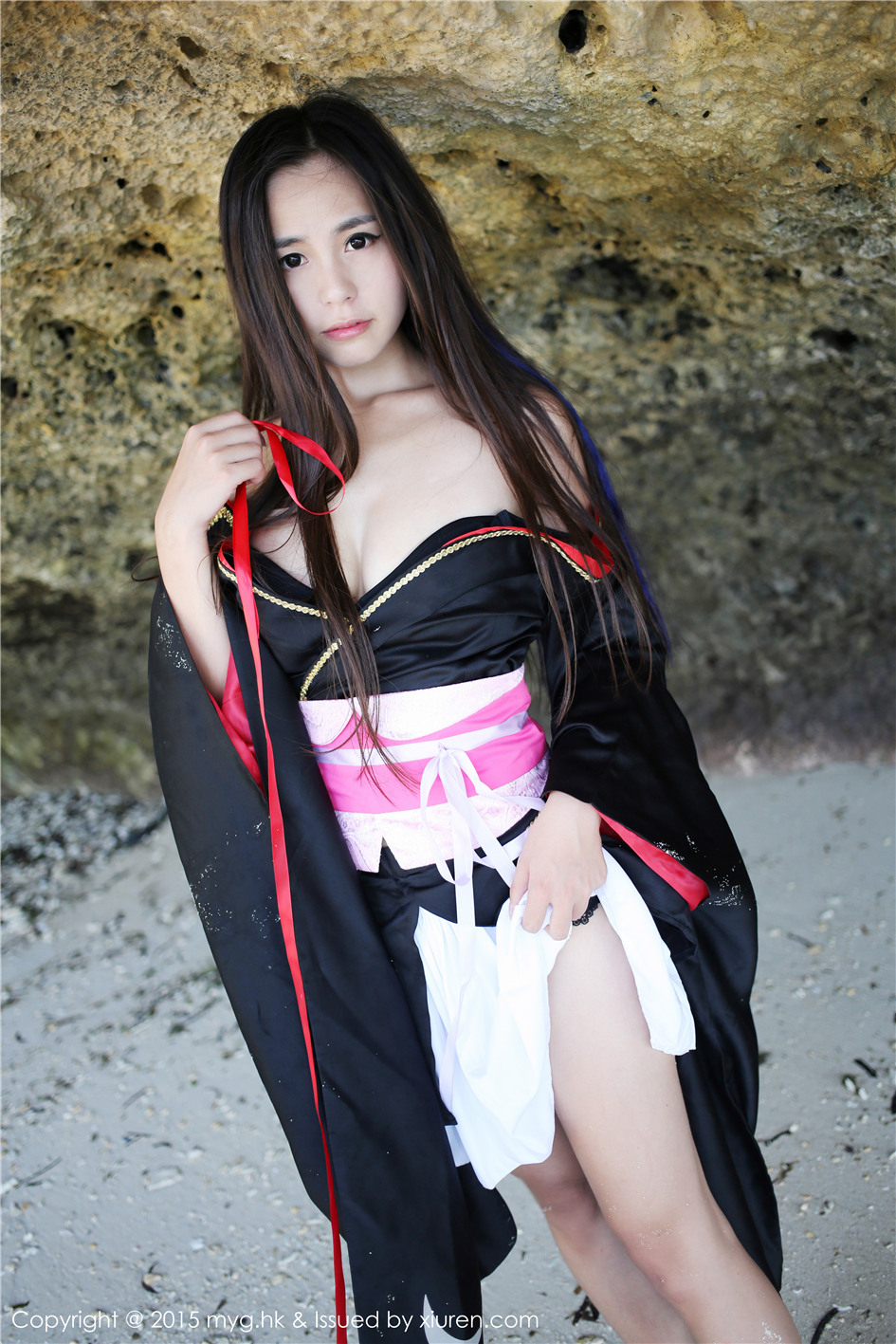 [美媛馆]moa******性感和服海边随性写真图片Vol.182(第57页)