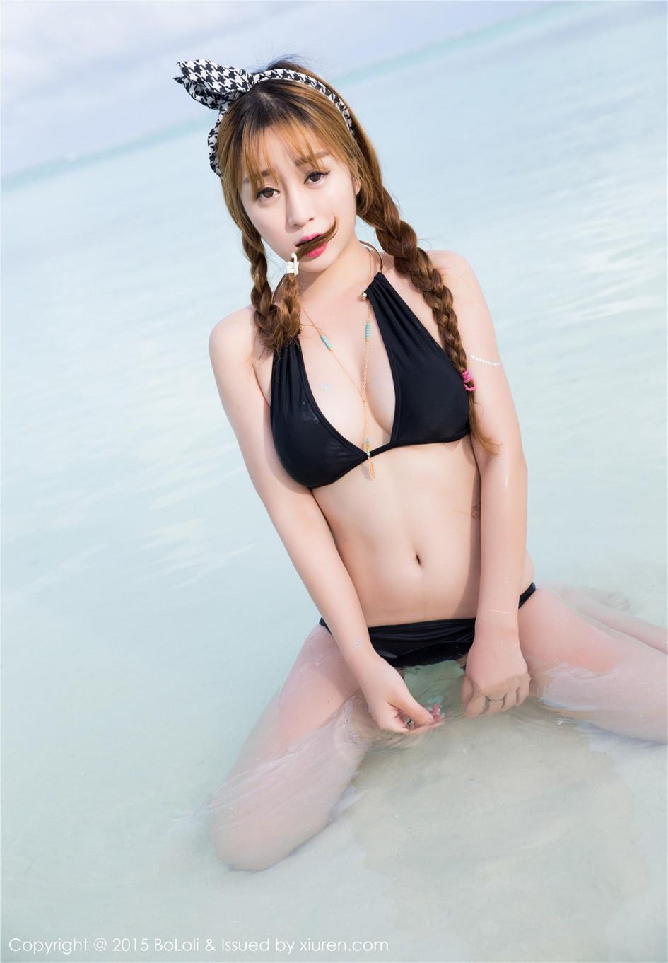 [波萝社]宛如天仙美女王语纯海滩比基尼写真VOL.072(第37页)