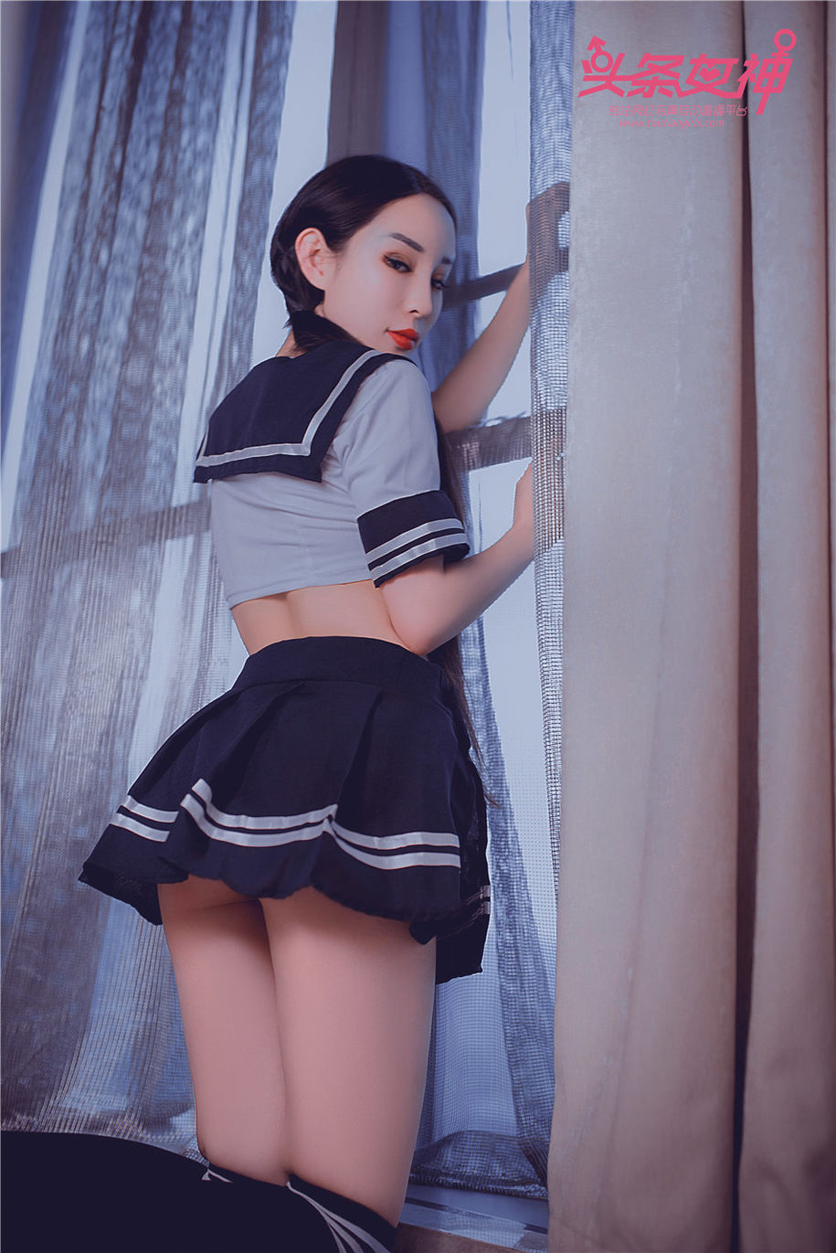 00后美女模特李思彤情趣学生制服图片(第10页)