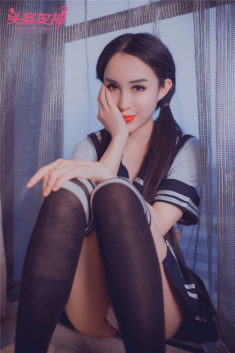 00后美女模特李思彤情趣学生制服图片(第15页)