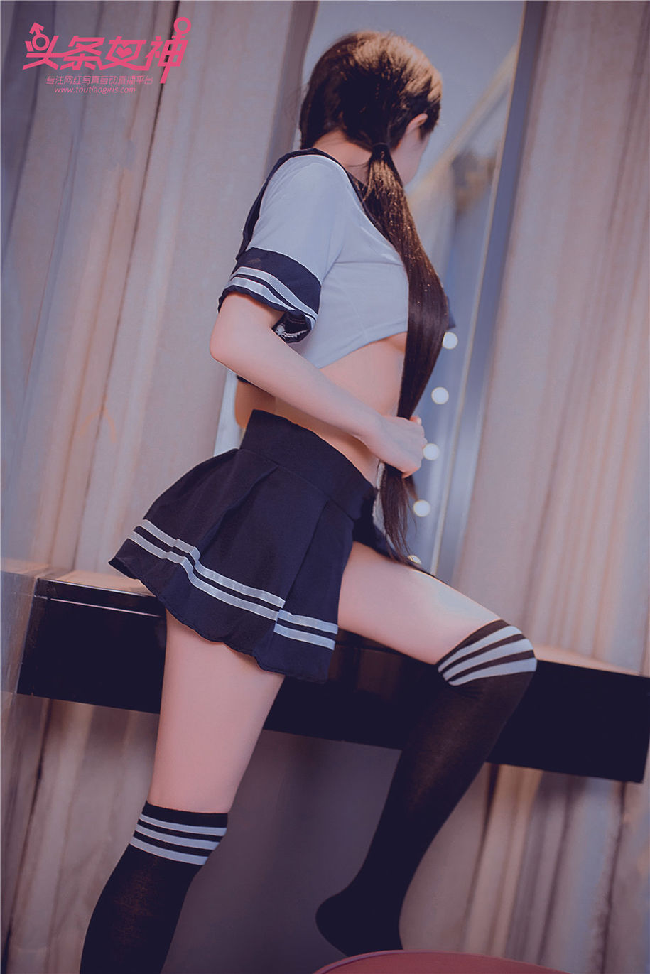 00后美女模特李思彤情趣学生制服图片(第20页)