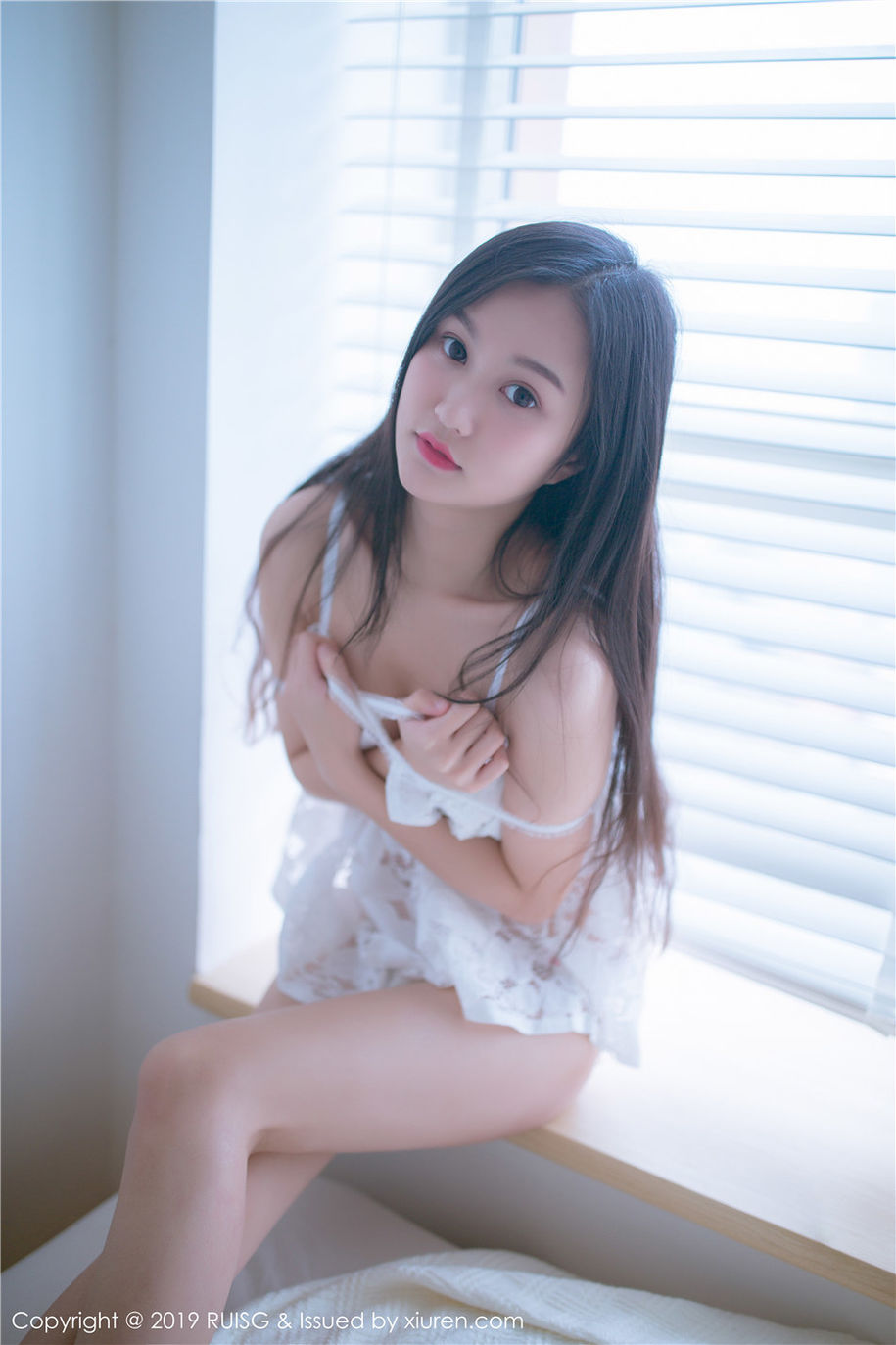 甜美女生深紫Julie情趣睡衣酥胸美腿诱惑写真(第10页)