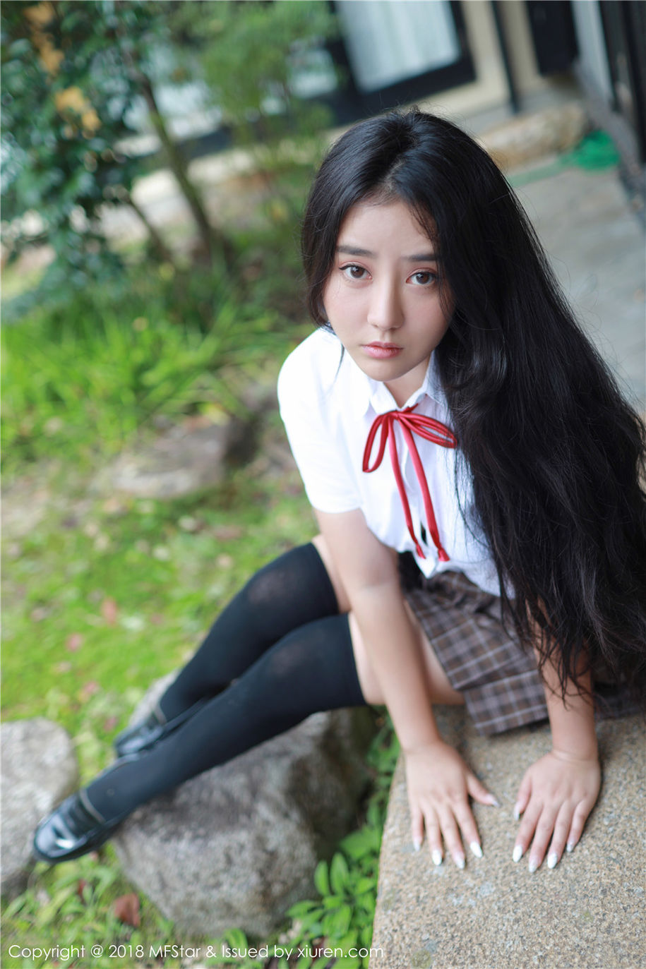 00后美女Manuela玛鲁娜学生制服风骚写真(第42页)