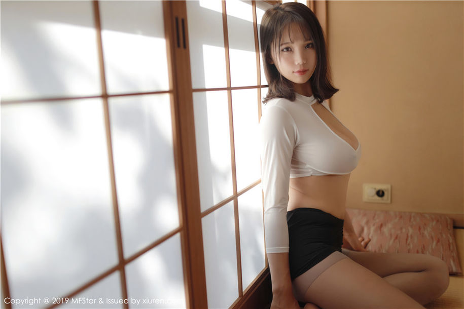 透视装少妇李可可巨乳诱惑写真集(第42页)