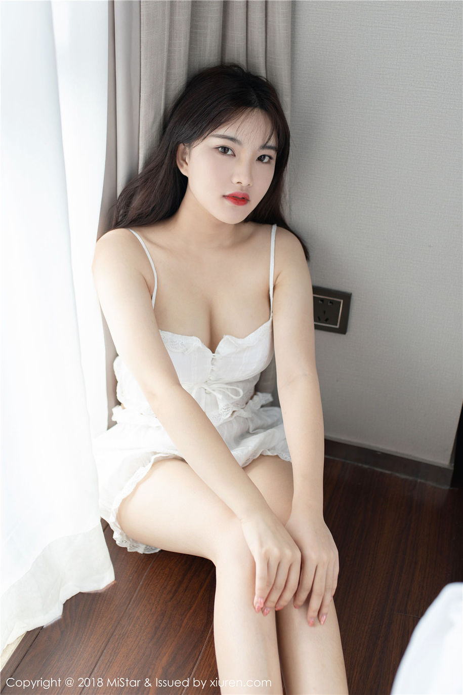 吊带美女小仓鼠诱惑美胸风骚写真集(第6页)