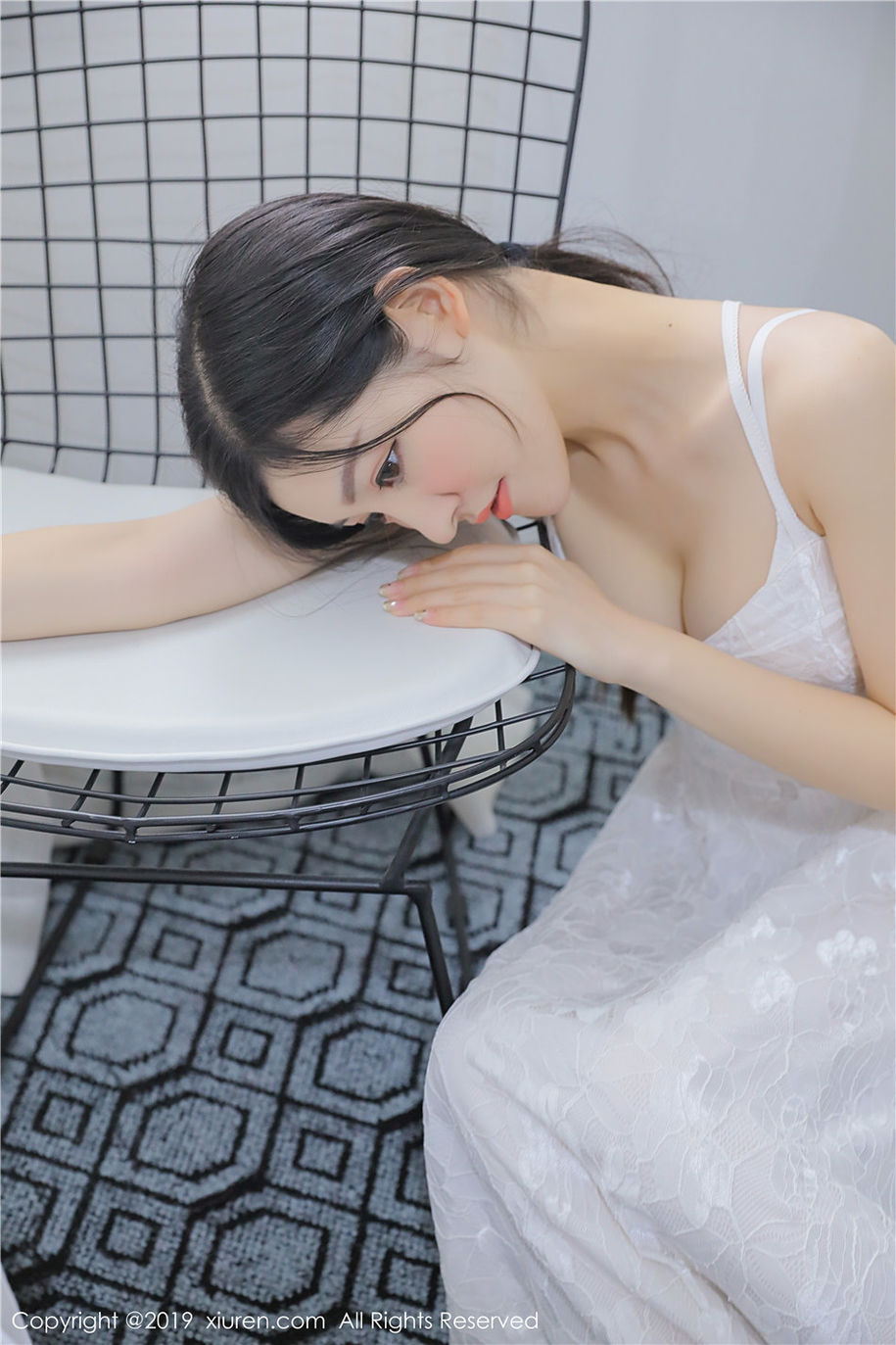 小清新美女沈梦瑶低胸装养眼乳沟诱惑私房照(第11页)