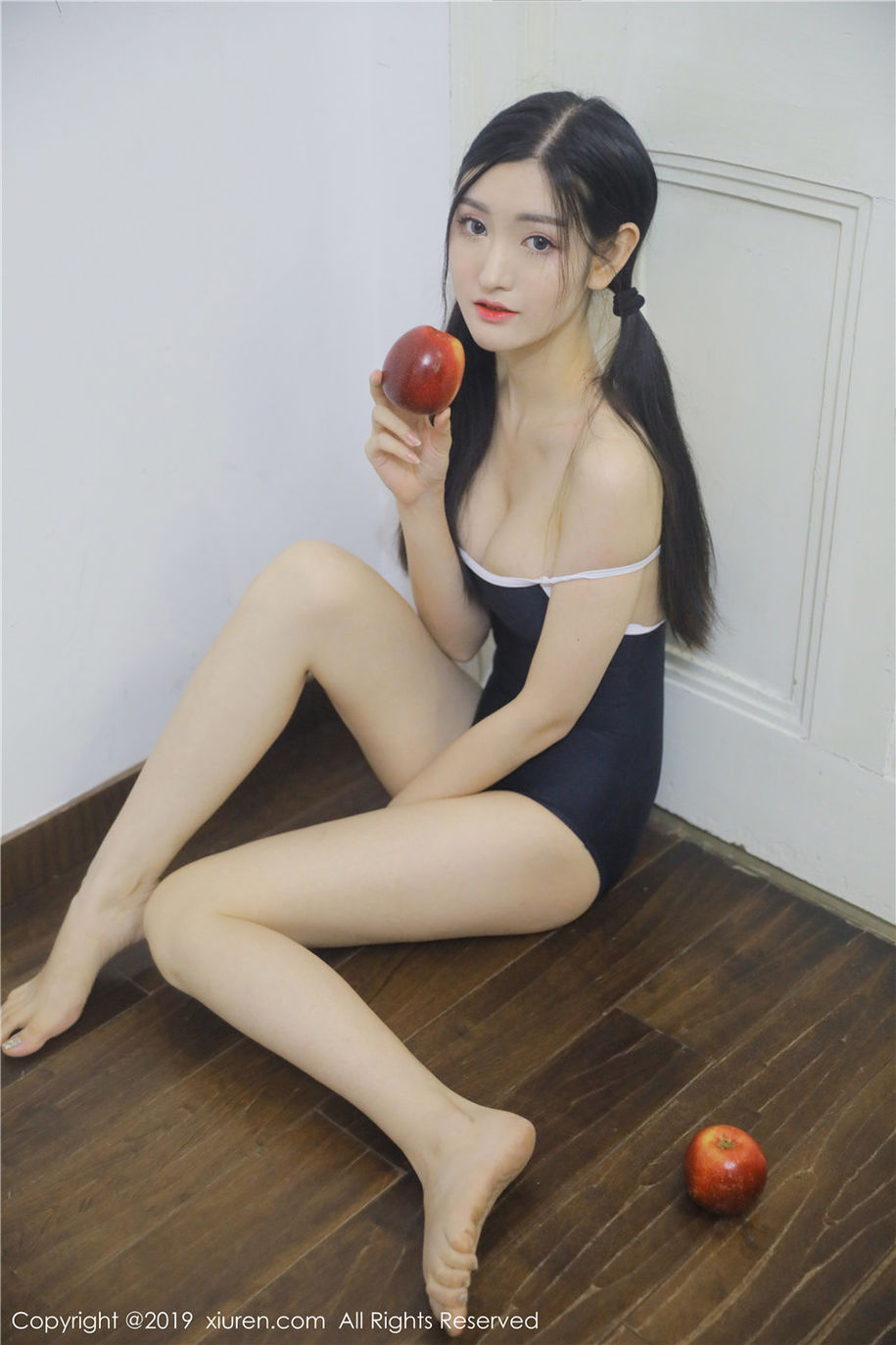 小清新美女沈梦瑶低胸装养眼乳沟诱惑私房照(第12页)