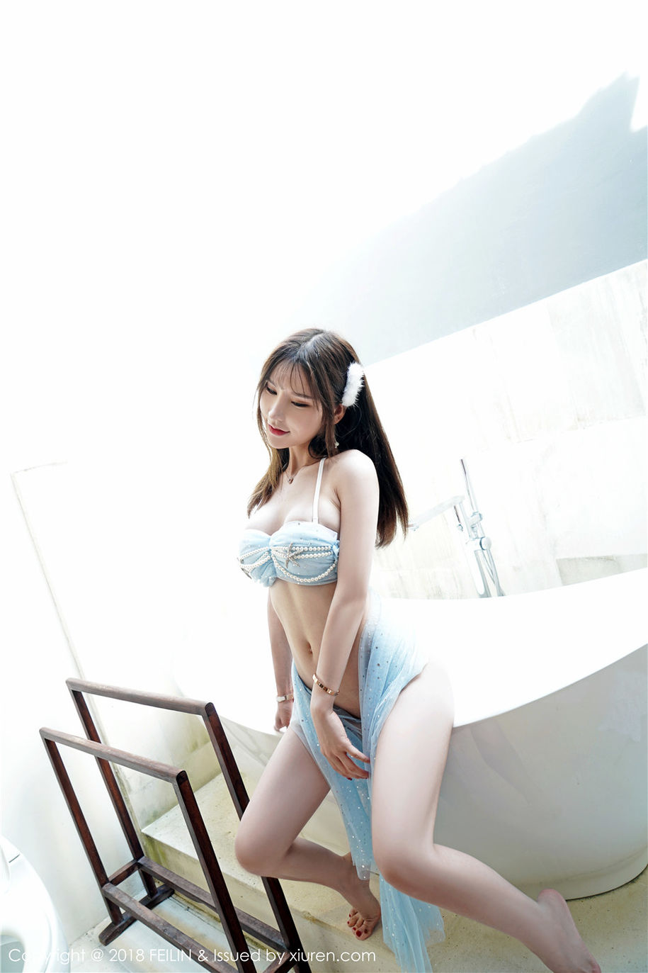 气质美女周于希透视装长裙性感写真(第21页)