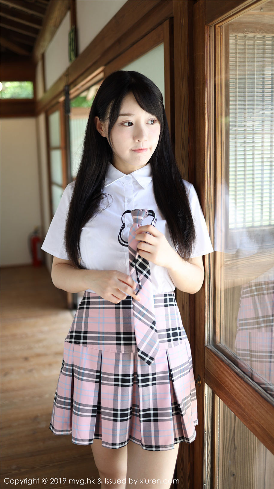 小清新美女Flower朱可儿学生制服超短裙诱惑写真(第61页)