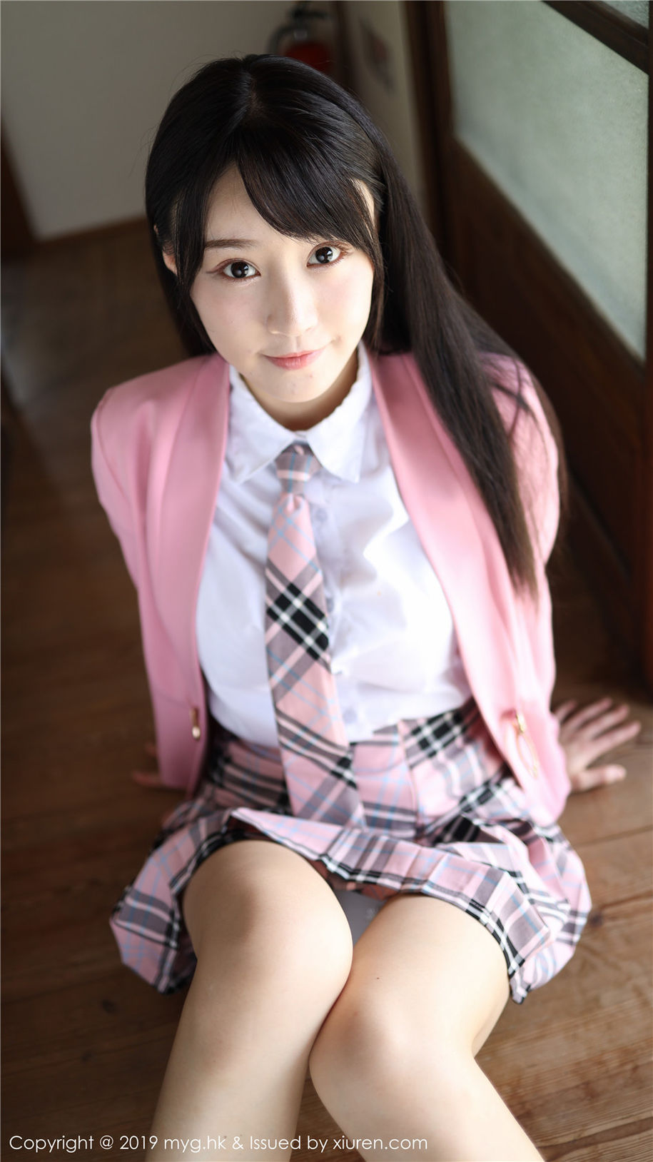 小清新美女Flower朱可儿学生制服超短裙诱惑写真(第64页)