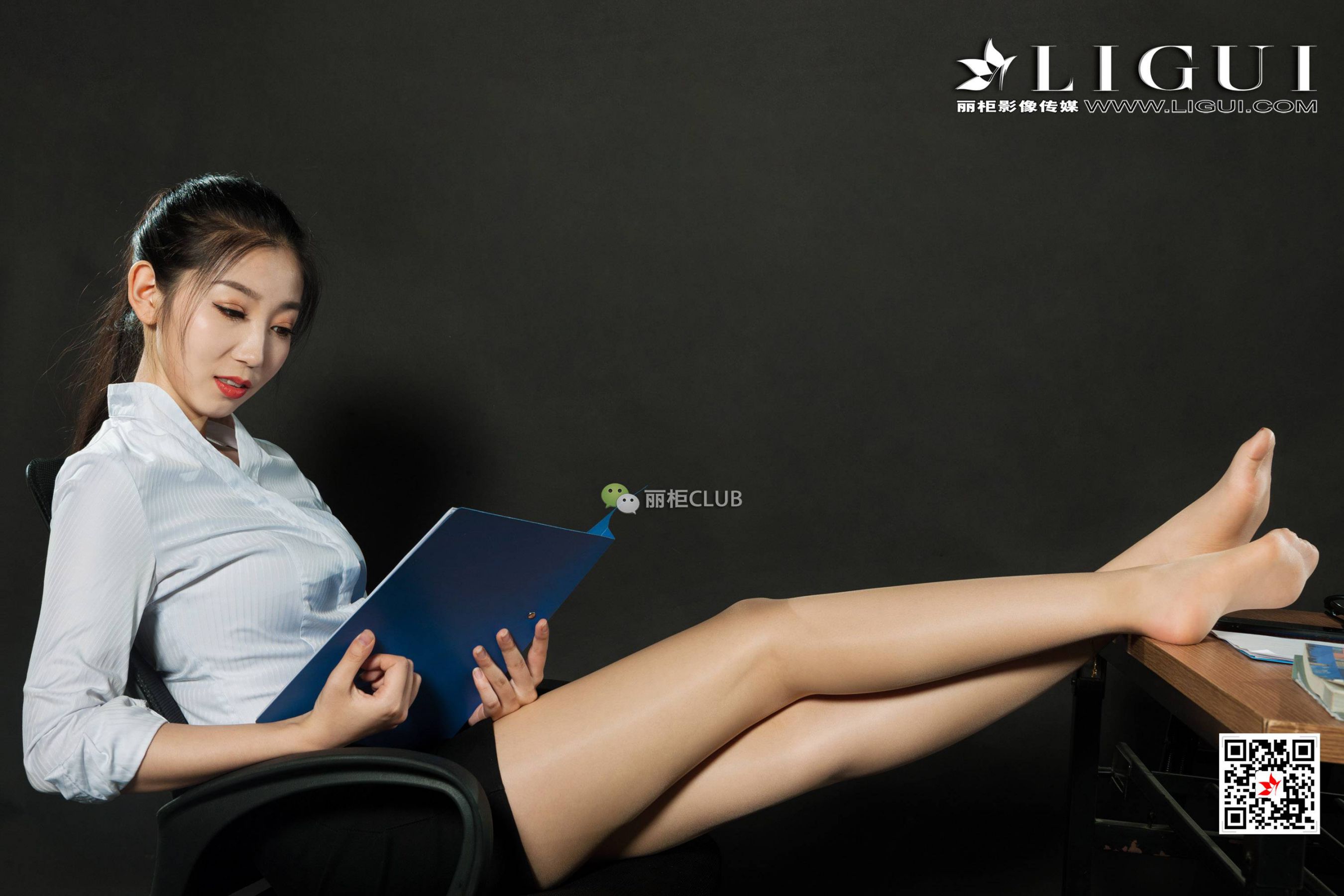 腿模果儿《丝足小秘书》 [丽柜LIGUI] 美腿丝足 写真集(第47页)