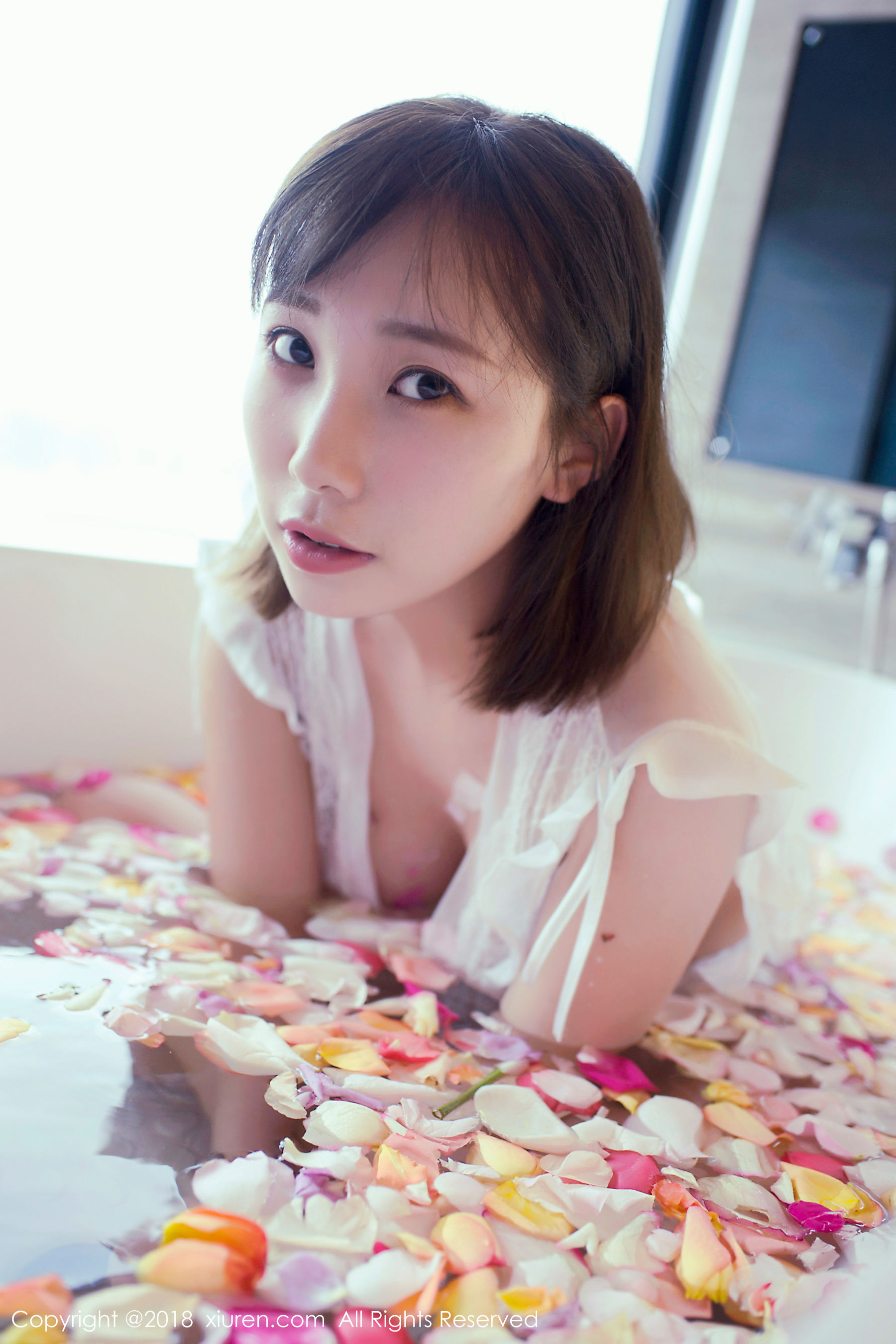 枝恩《短发百变大美女》 [秀人网XIUREN] No.981 写真集(第10页)