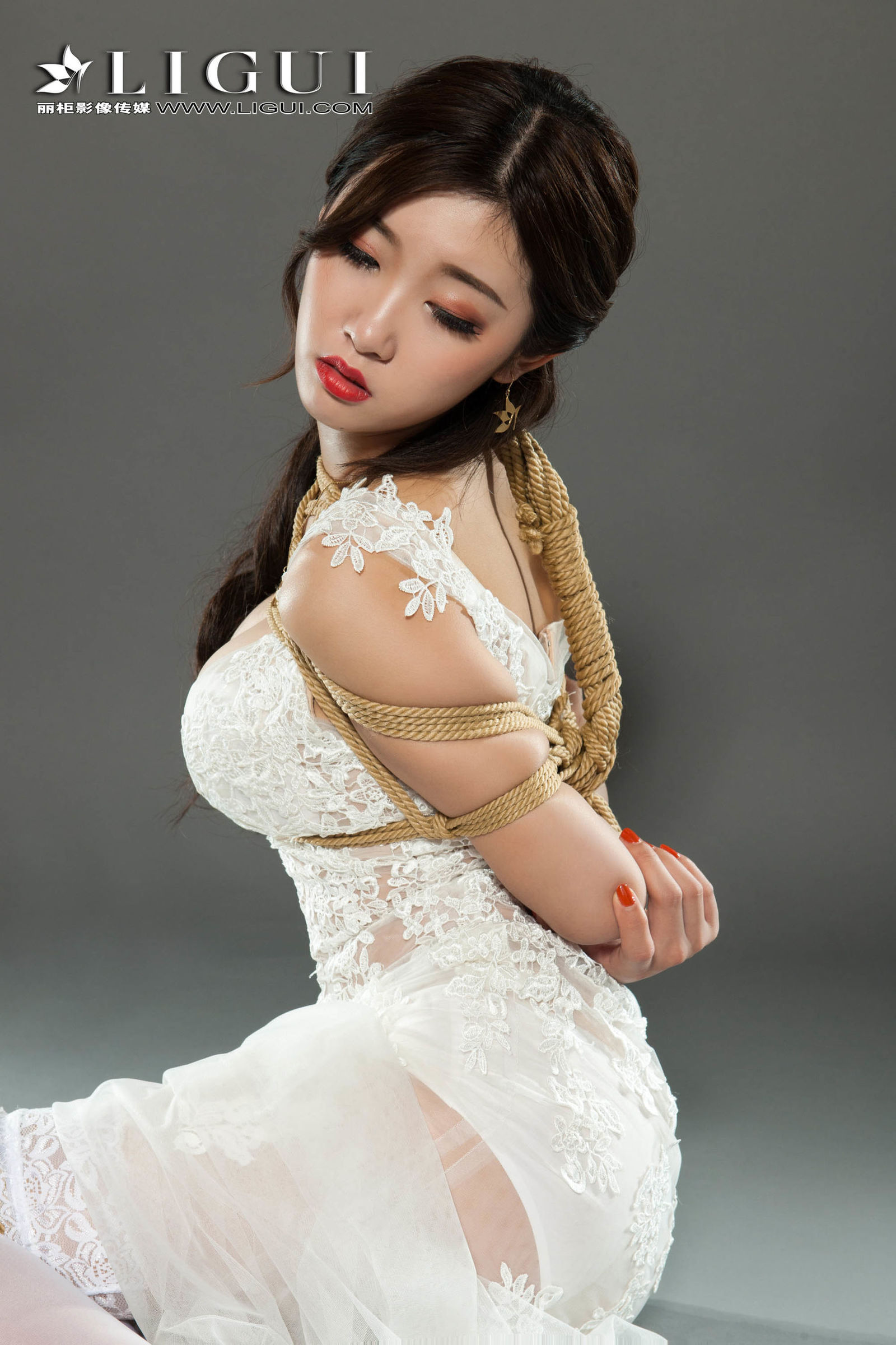 [Ligui丽柜] Model 筱筱 - 白丝婚纱绳艺 写真套图[80](第42页)