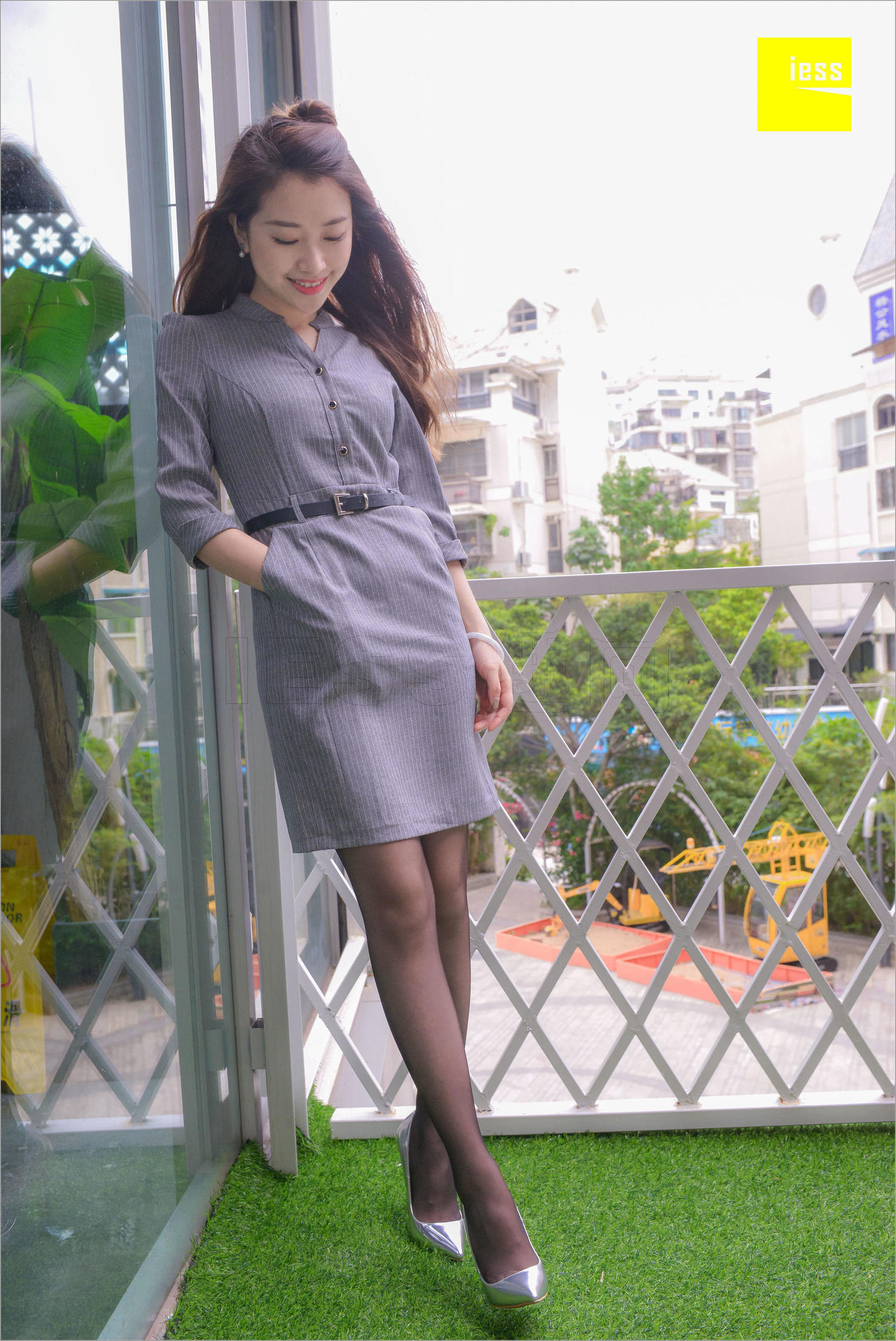 [IESS异思趣向] 丝足便当 捷大 《梦呓3》美腿丝足写真套图[95](第78页)